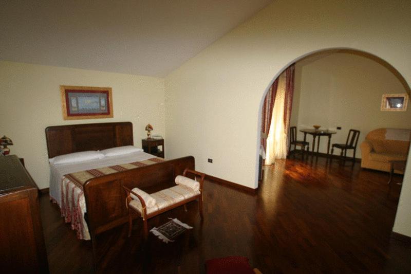 Tavernola - Locanda Di Campagna Battipaglia Ngoại thất bức ảnh