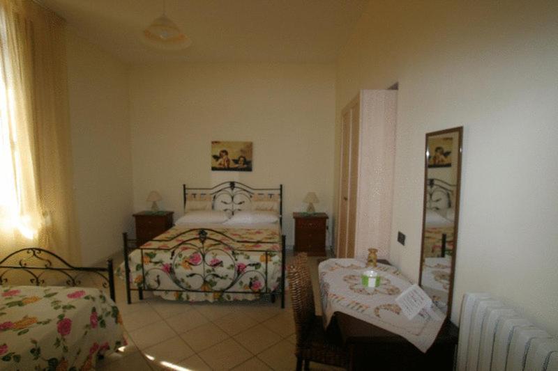 Tavernola - Locanda Di Campagna Battipaglia Phòng bức ảnh